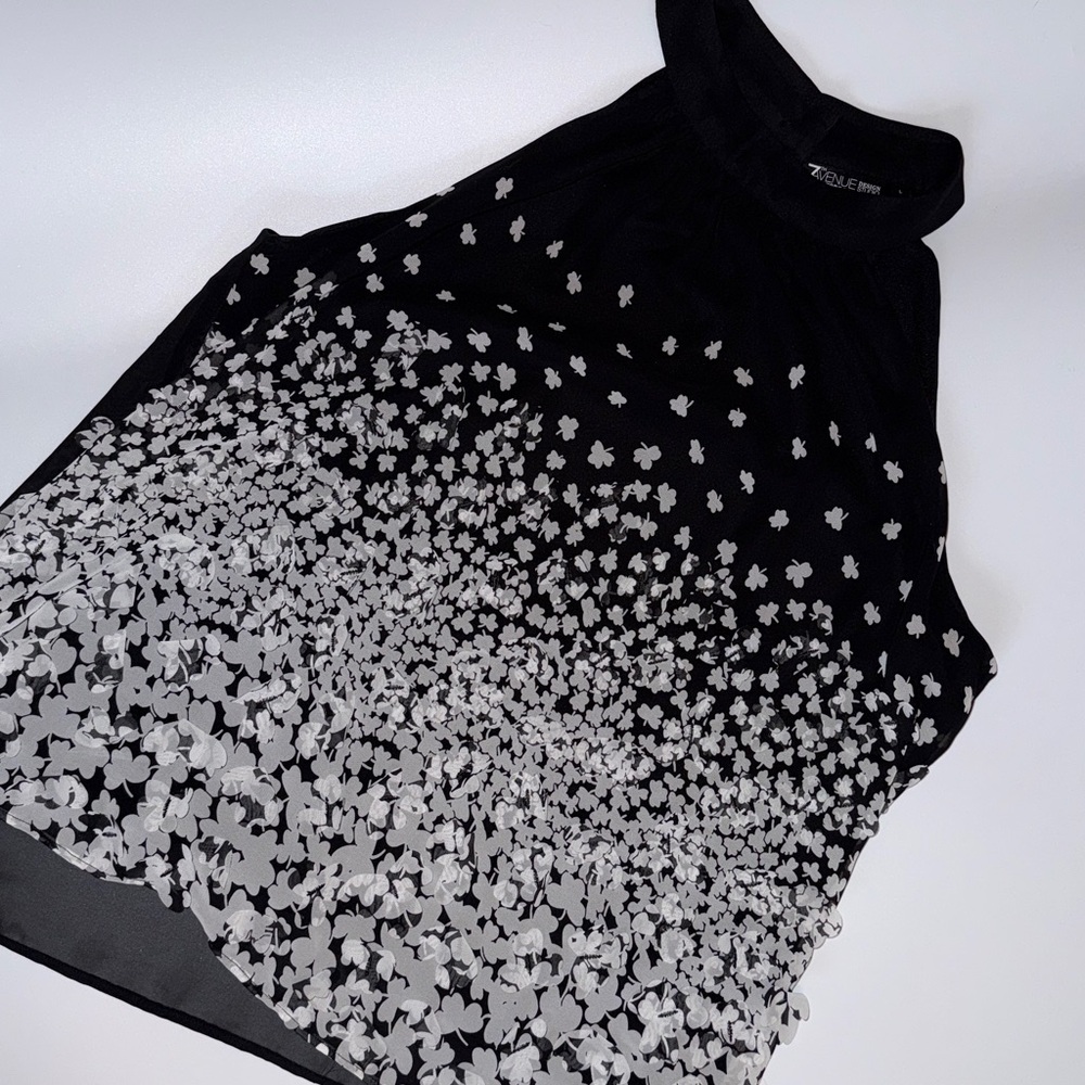 Chic Clover Leaf Black and White Floral Women's Blouse